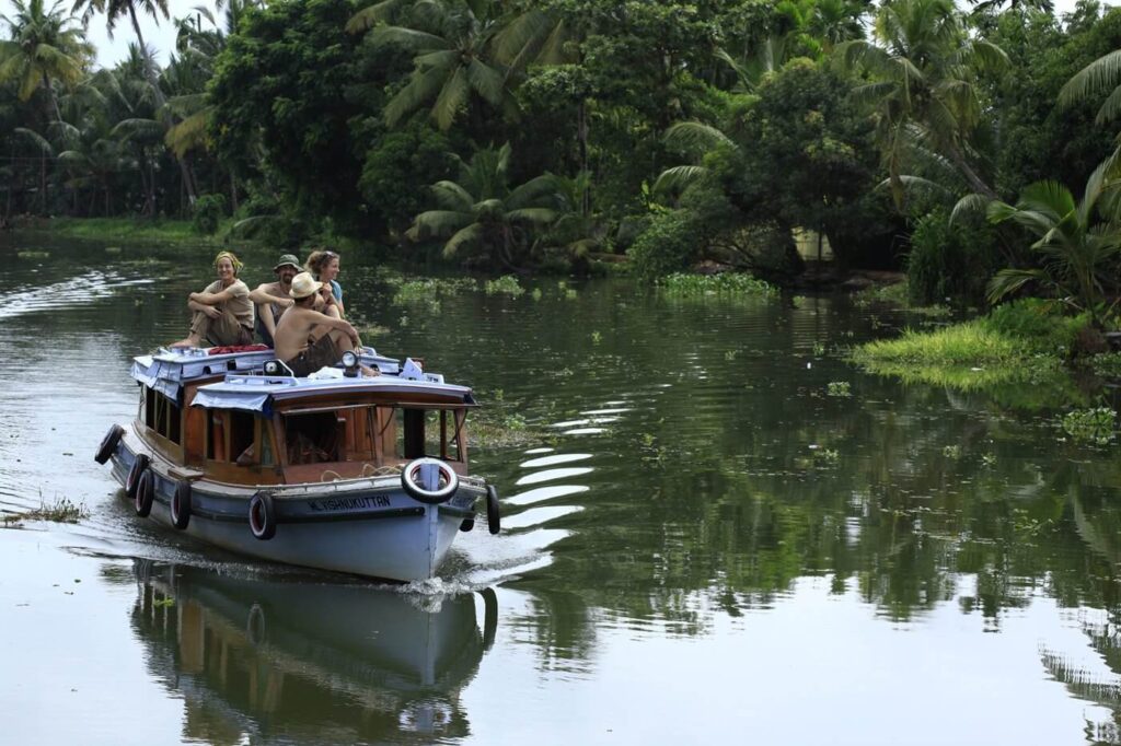 alappuzha_backwaters_4_400